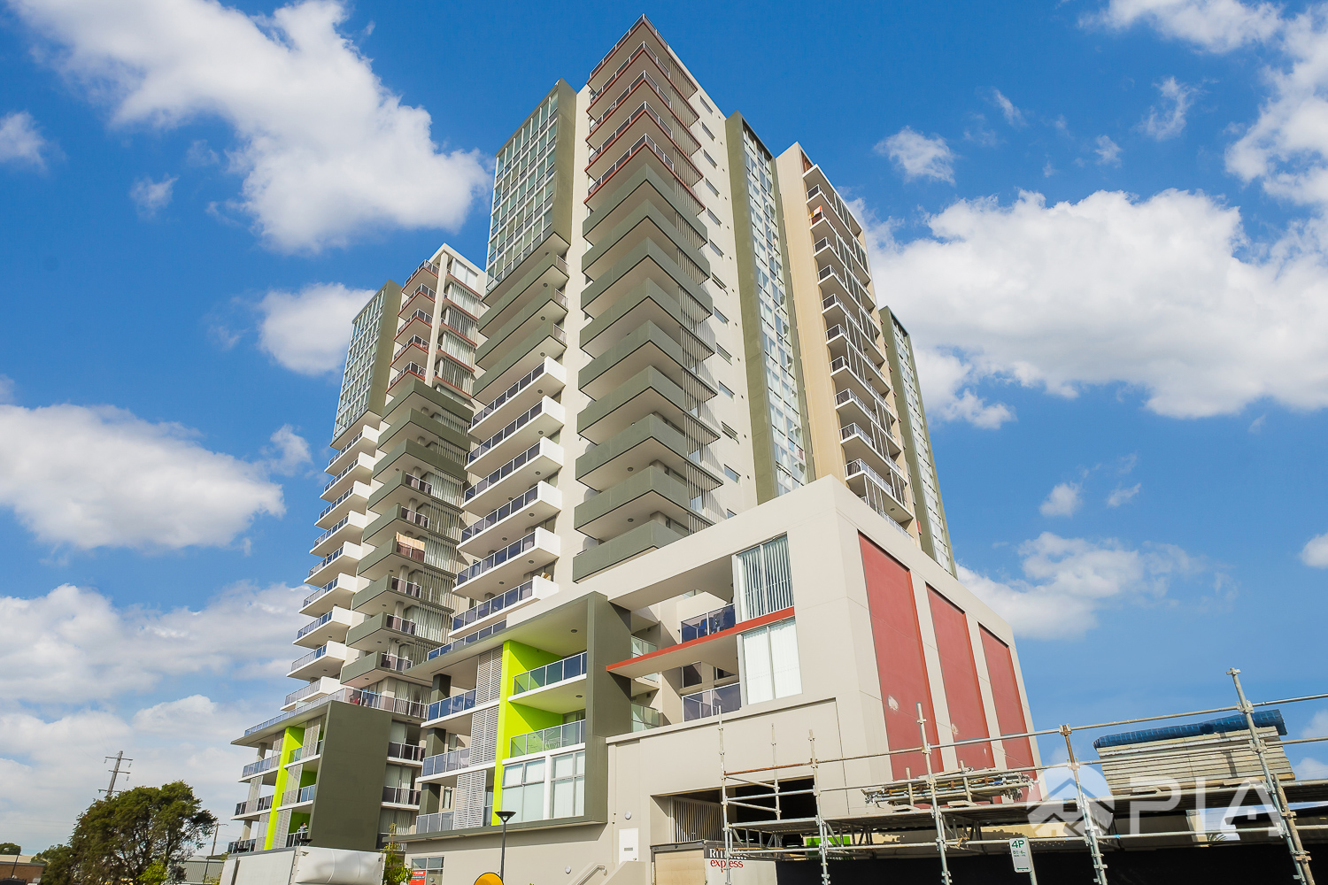 Spectacular City Northerly Aspect, Spacious Interiors!!