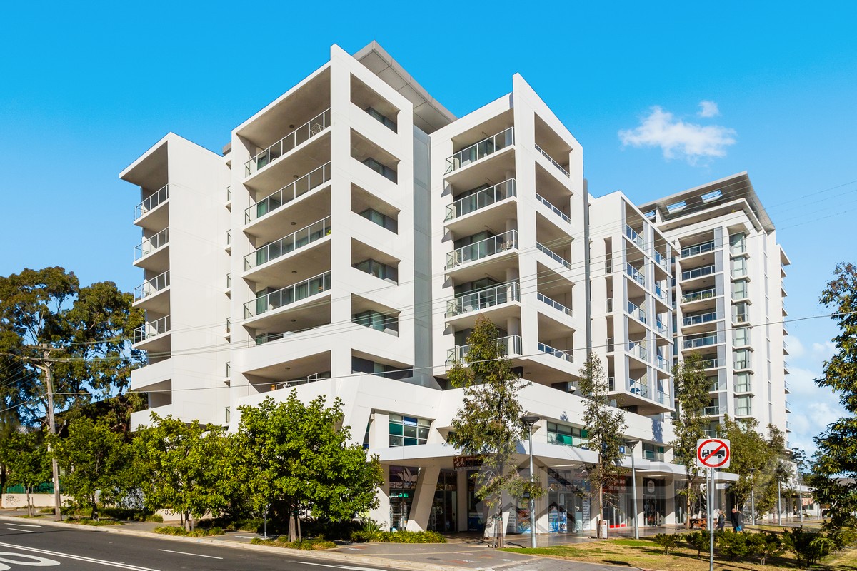 Spacious Modern 2 Bedrooms Apartment For Lease Now!