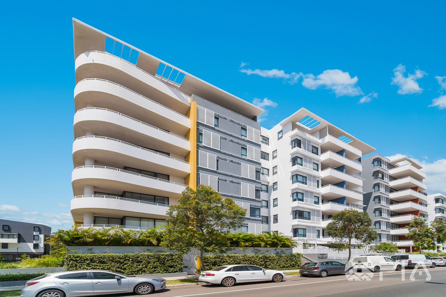 Modern 2 Bedroom Apartment, Superb Location, Electrifying Specs!