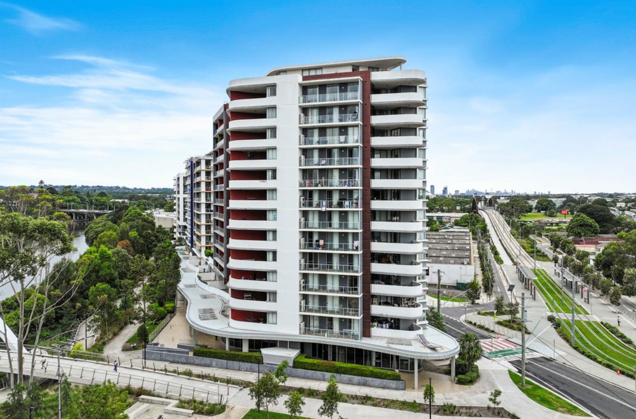 Modern Riverside Living at its Best!