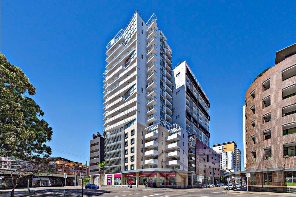 Modern Near New 2 Bedroom Apartment for lease! 5 mins to Railway Station.