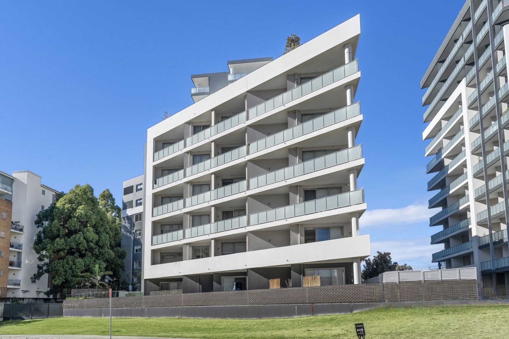 1 large bedroom include built-in wardrobes in top location