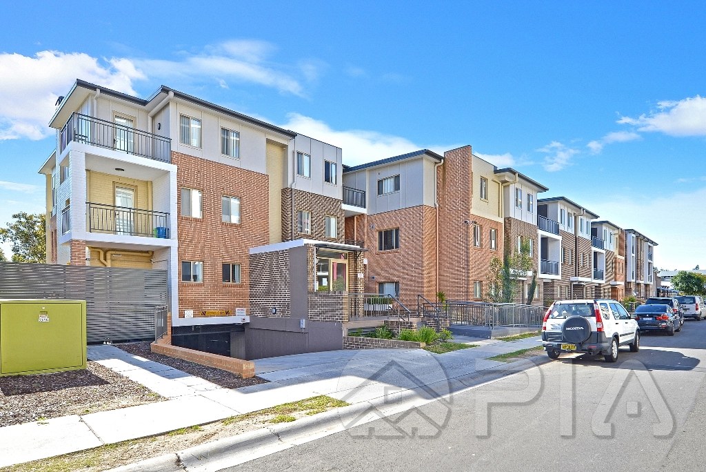 2 bedroom apartment in Holroyd Garden park