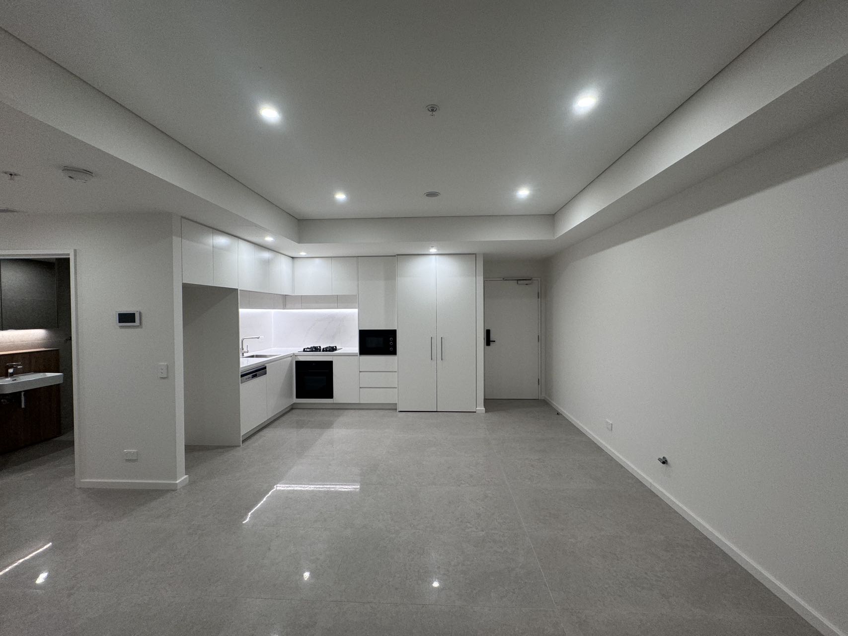 Modern Luxury & Ultimate Convenience | Premium 1-Bedroom Apartment-Walk to Metro & Shops