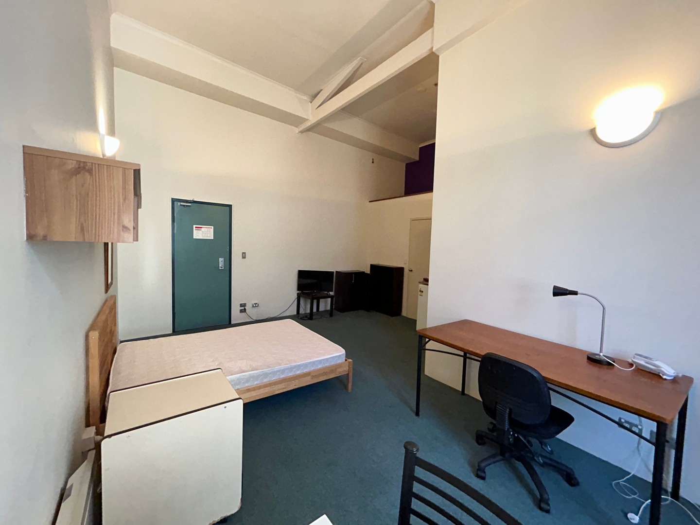 Student Accommodation - Power and water bills included !!