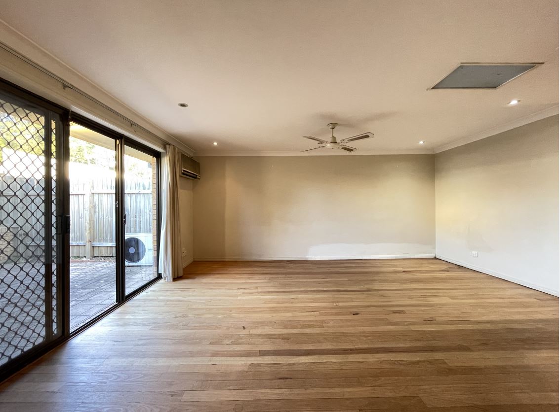 2 Bed 1 Bath 1 Garage villa NOW LEASING!!