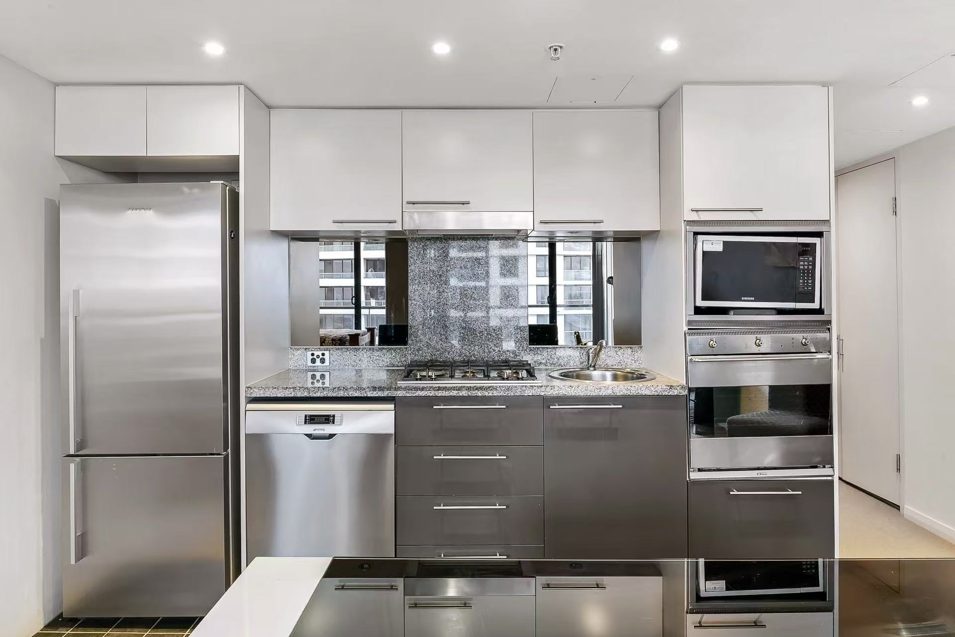 Fully Furnished | Bright high-floor 1-bed in a five-star convenience setting