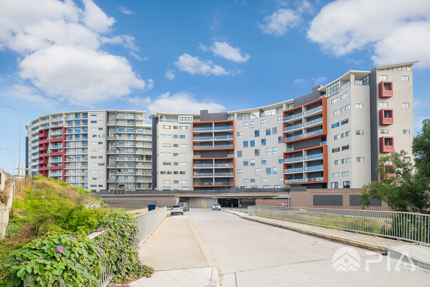 Oversized 2 bedrooms apartment for lease!! With 2 car spaces!!