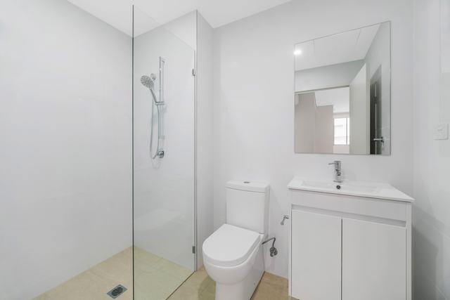 Modern 1 bedroom apartment close to amenities for lease