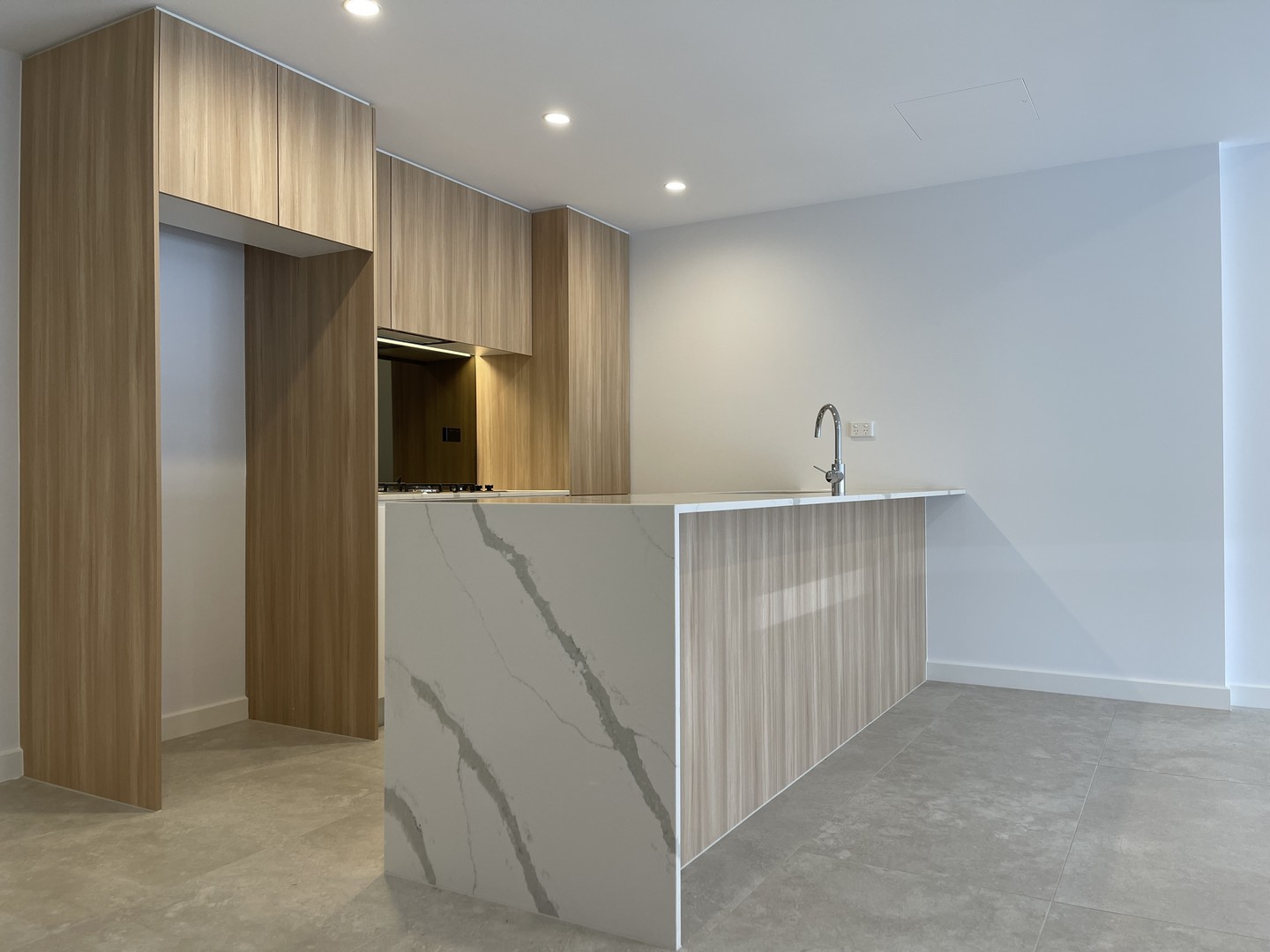 2 Bedroom Apartment MOVE IN NOW!!