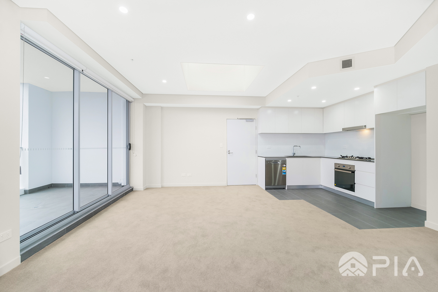 Modern 2 bedroom apartment close to amenities for lease