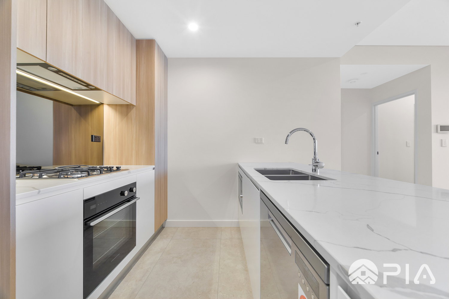 Near new apartment move in asap!!