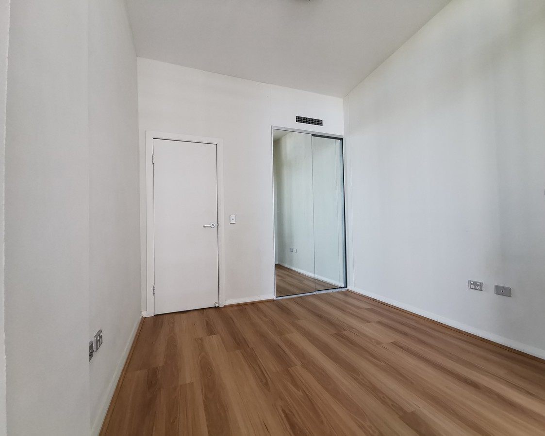 Modern 2 bedroom apartment for lease close to all amenities