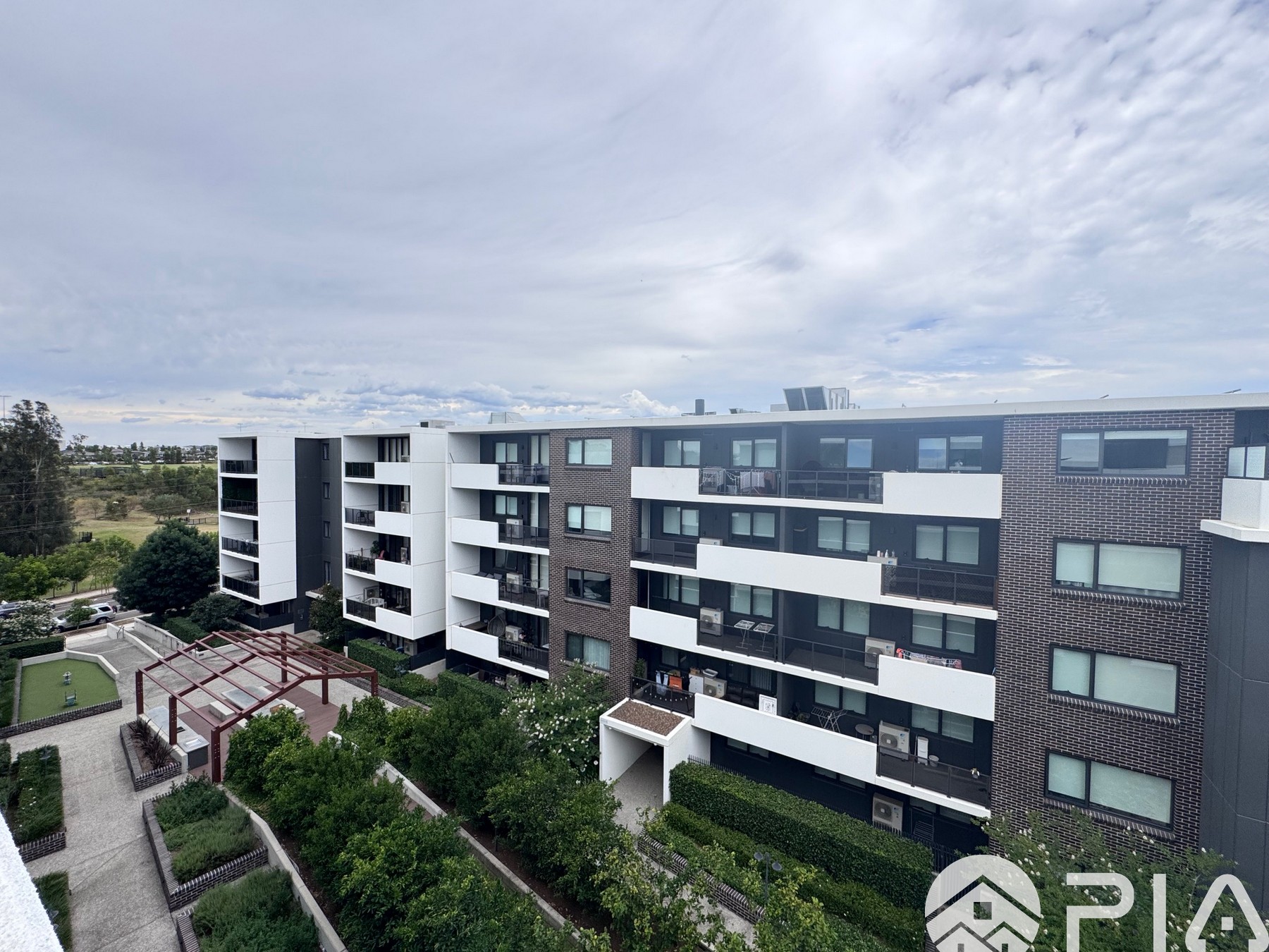 Modern Top Floor Apartment with Elevated Views