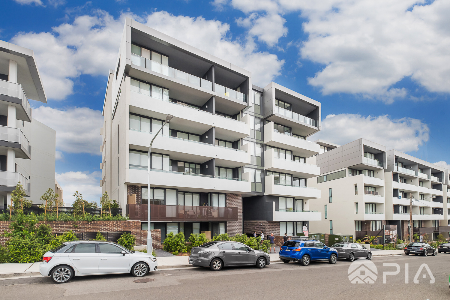Modern 2 Bedroom + Study Apartment in Prime Mortlake Location