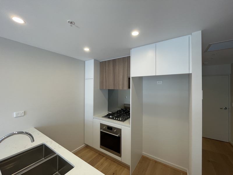 Luxurious 1 Bed + Study Apartment – Spacious Living