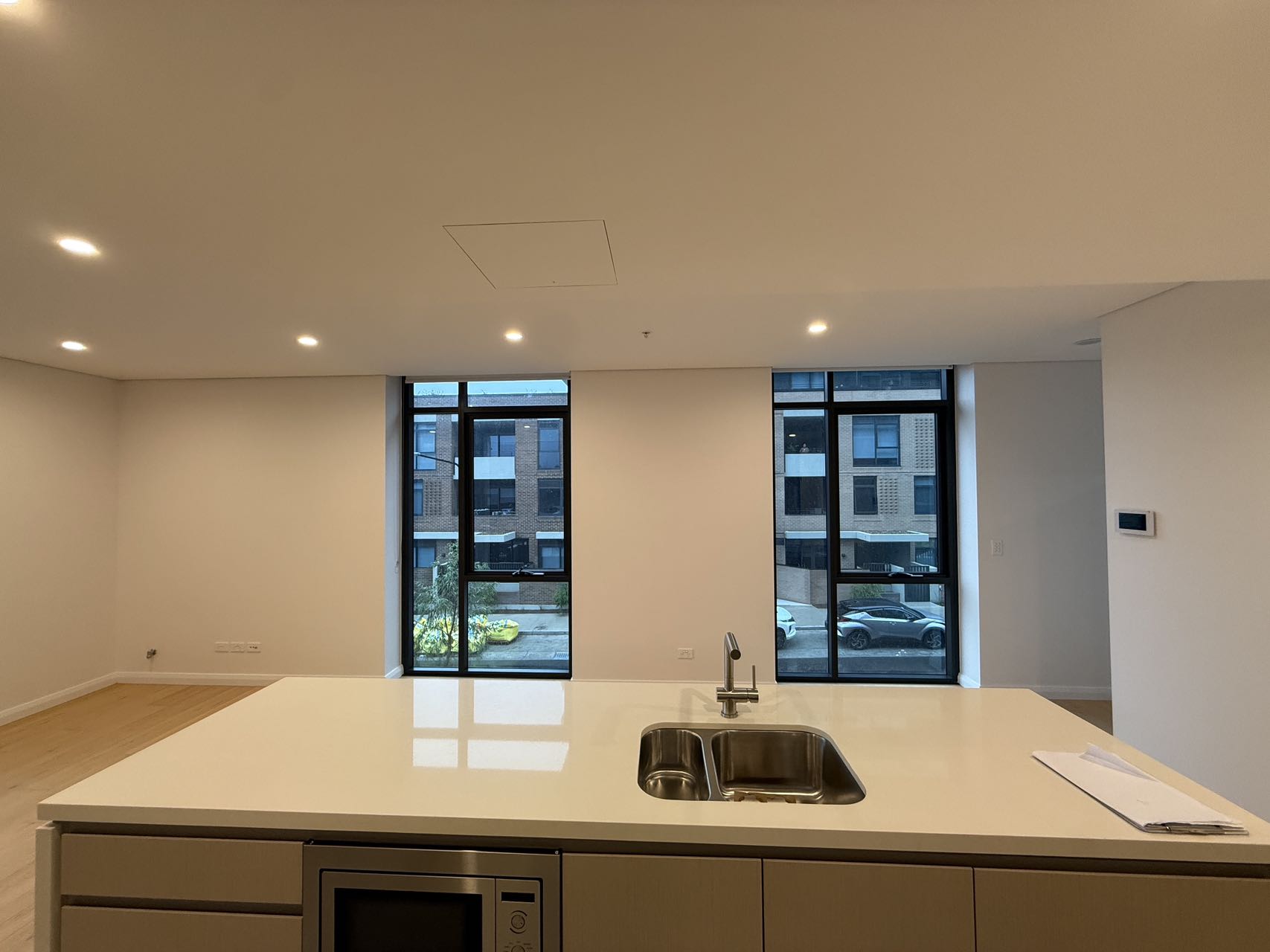 Near new 1 bedroom apartment for lease now!