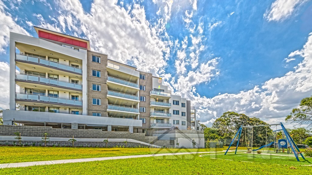 Spacious 2 bedroom unit for rent - 2 parking spaces!!