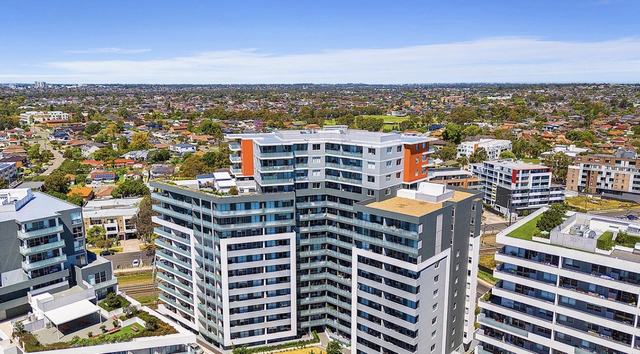 Spacious Two Bedroom Plus Study  Apartment with Fantastic Location