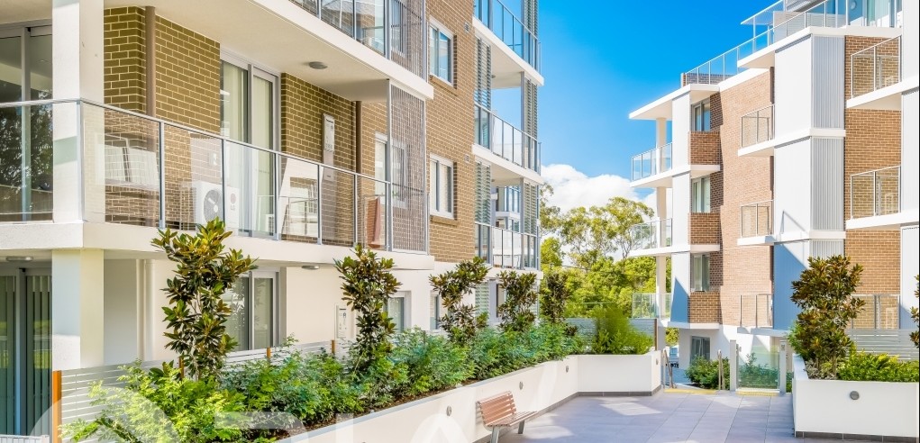 Modern One Bedroom Plus Study North Facing Apartment For Lease Now!