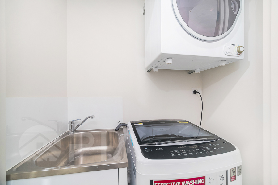 Modern 2 bedroom apartment close to amenities for lease