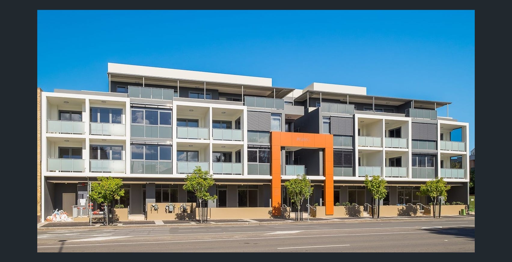 Stylish Apartment in the Heart of Mascot, Close to shops and restaurants!