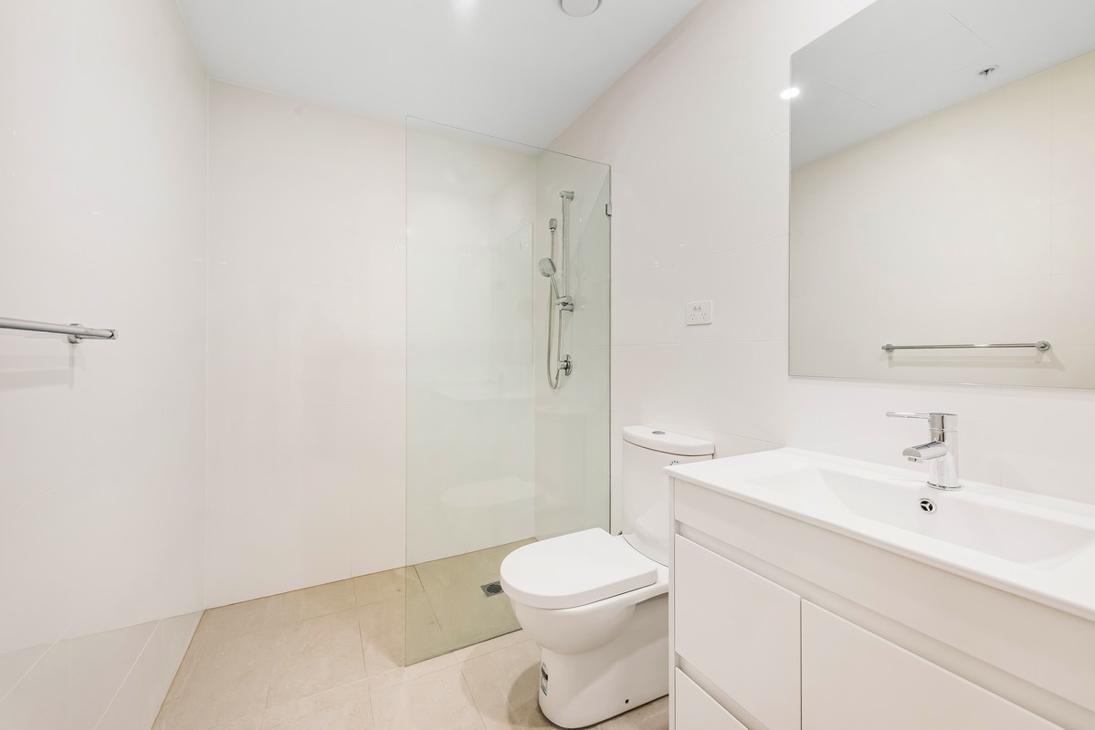 Modern 2 bedroom apartment close to amenities for lease