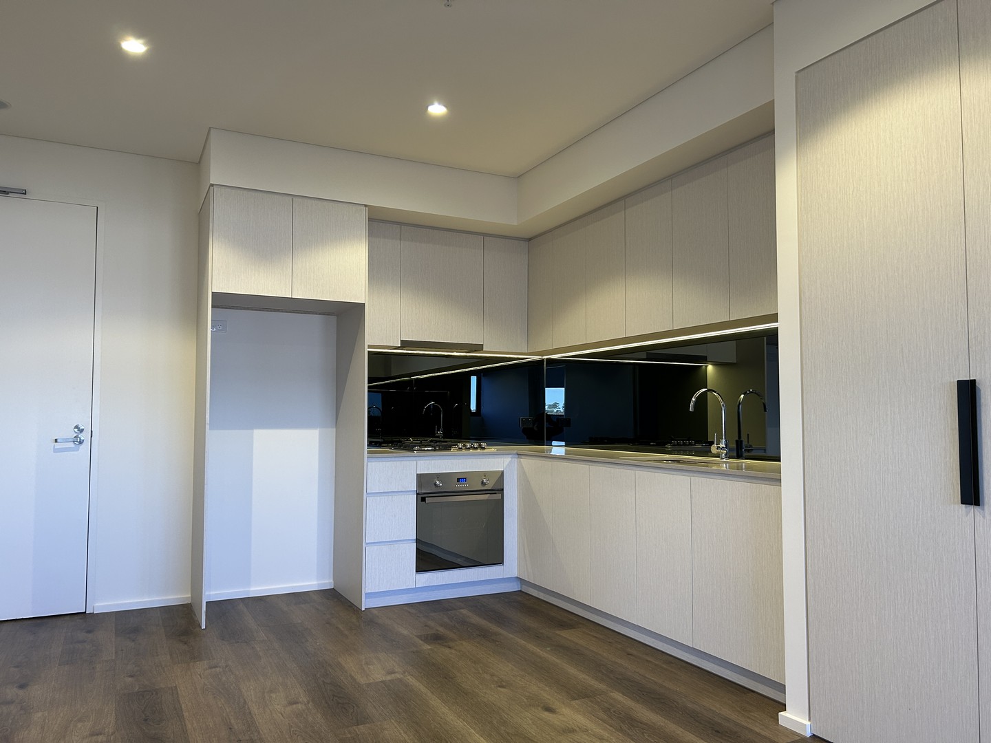 2 Bed Plus Study 2 Bath Apartment NOW LEASING!!